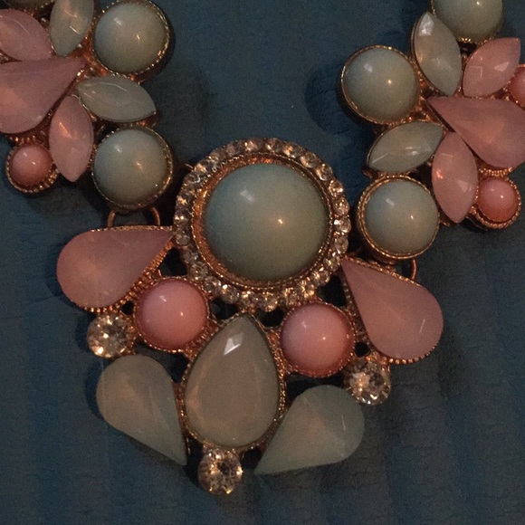 Spring time necklace - Picture 2 of 5